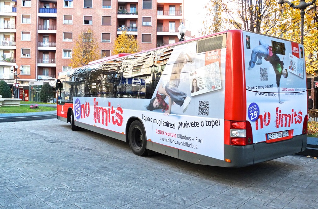 Campaña «Gazte BIO Txartela» en los autobuses de Bilbao